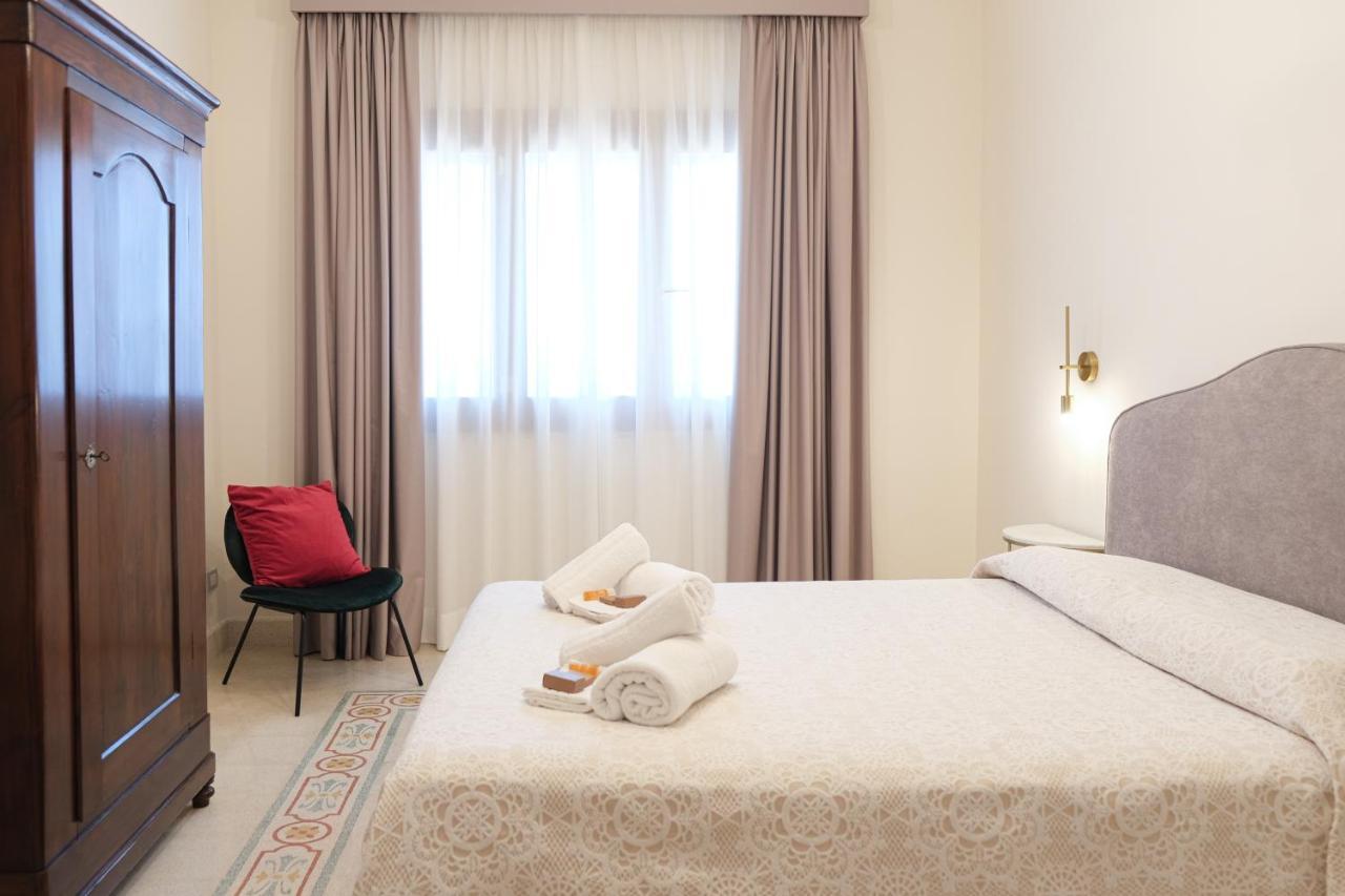Dimora Archimedea Bed & Breakfast Syracuse Bagian luar foto