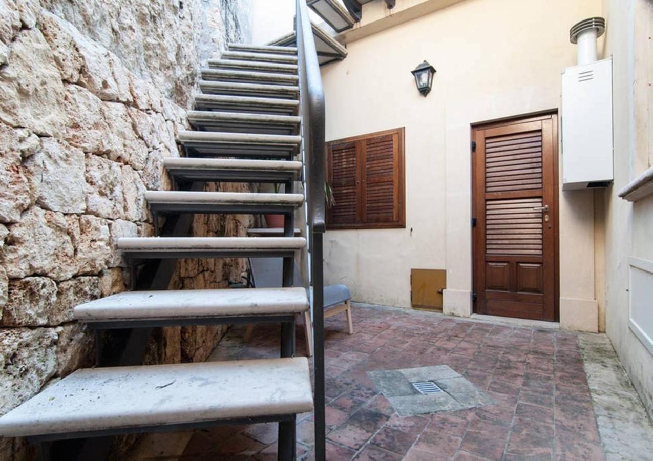 Dimora Archimedea Bed & Breakfast Syracuse Bagian luar foto
