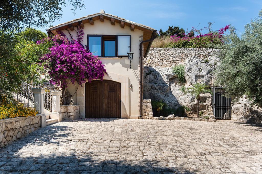Dimora Archimedea Bed & Breakfast Syracuse Bagian luar foto
