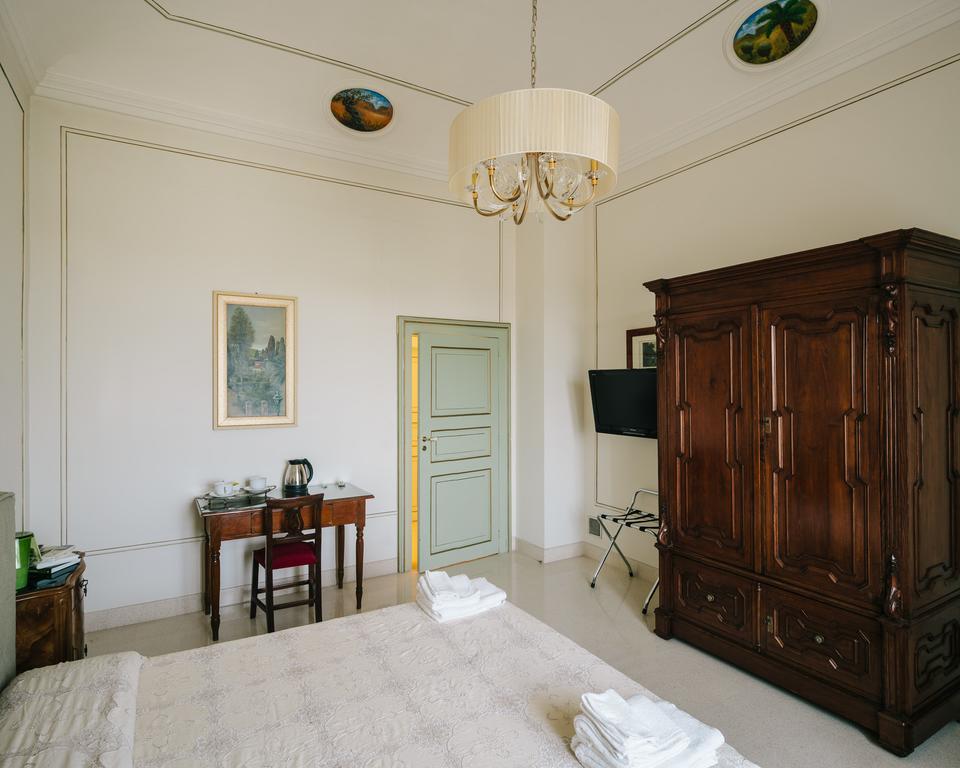 Dimora Archimedea Bed & Breakfast Syracuse Bagian luar foto