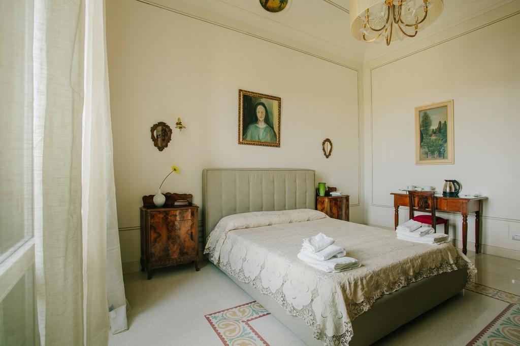 Dimora Archimedea Bed & Breakfast Syracuse Bagian luar foto