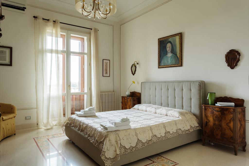 Dimora Archimedea Bed & Breakfast Syracuse Bagian luar foto