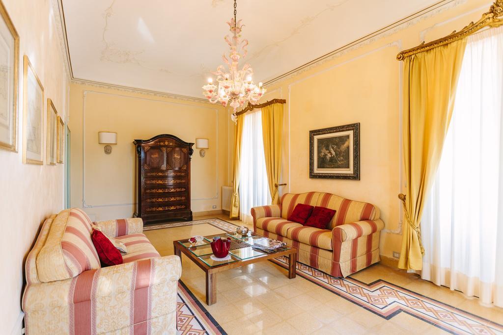 Dimora Archimedea Bed & Breakfast Syracuse Bagian luar foto