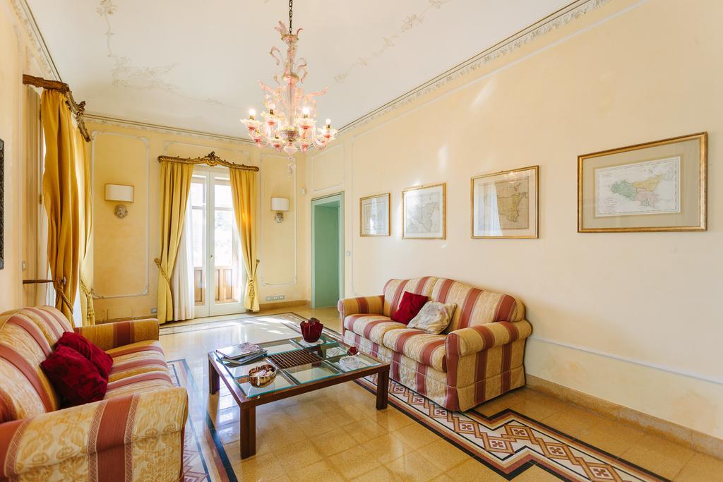 Dimora Archimedea Bed & Breakfast Syracuse Bagian luar foto
