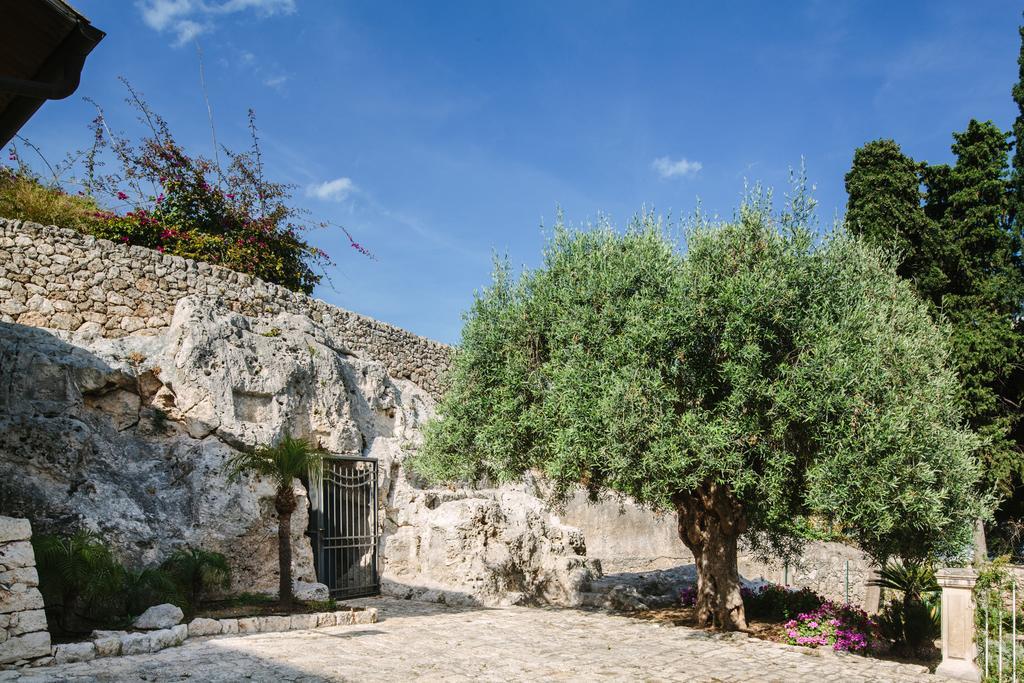 Dimora Archimedea Bed & Breakfast Syracuse Bagian luar foto