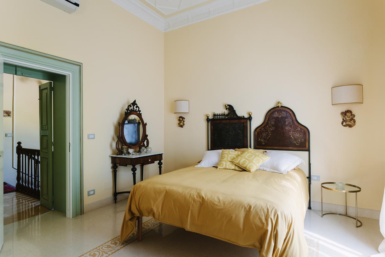 Dimora Archimedea Bed & Breakfast Syracuse Bagian luar foto