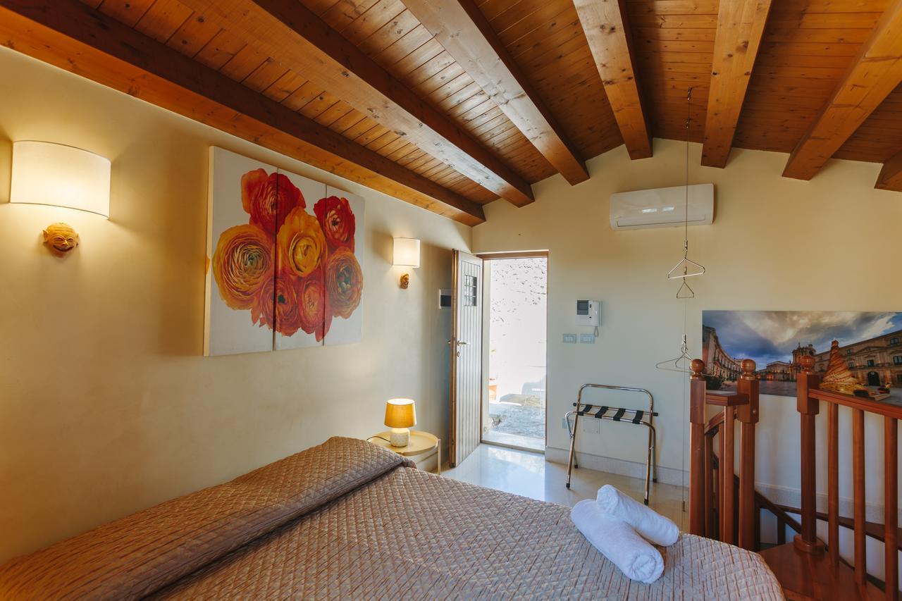 Dimora Archimedea Bed & Breakfast Syracuse Bagian luar foto